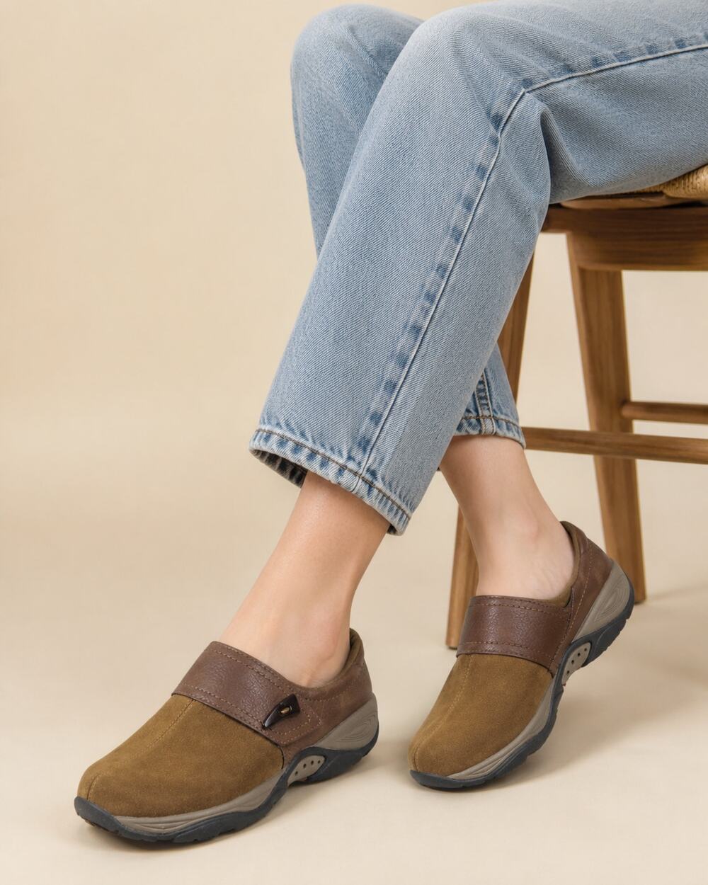 Easy Spirit Explore24 Brown Suede Slip On Comfort Clogs Women's 9M
